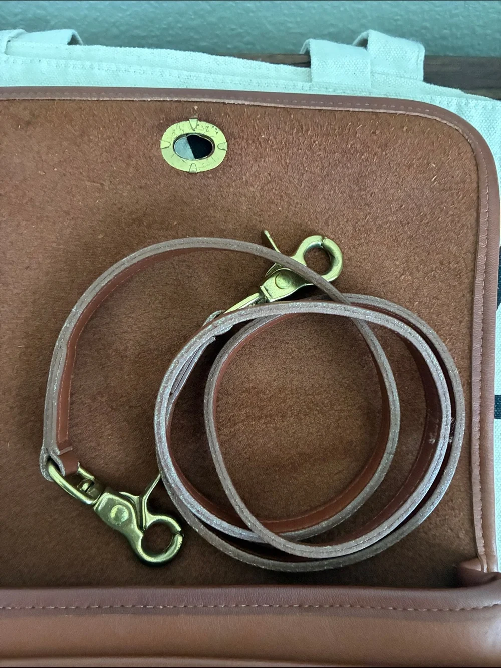 Vintage Coach Pocket Purse in British Tan - Picture 11 of 14